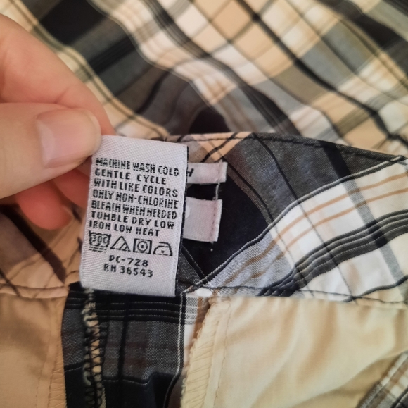 Izod Size 8 Checked Golf Capris - Picture 4 of 7